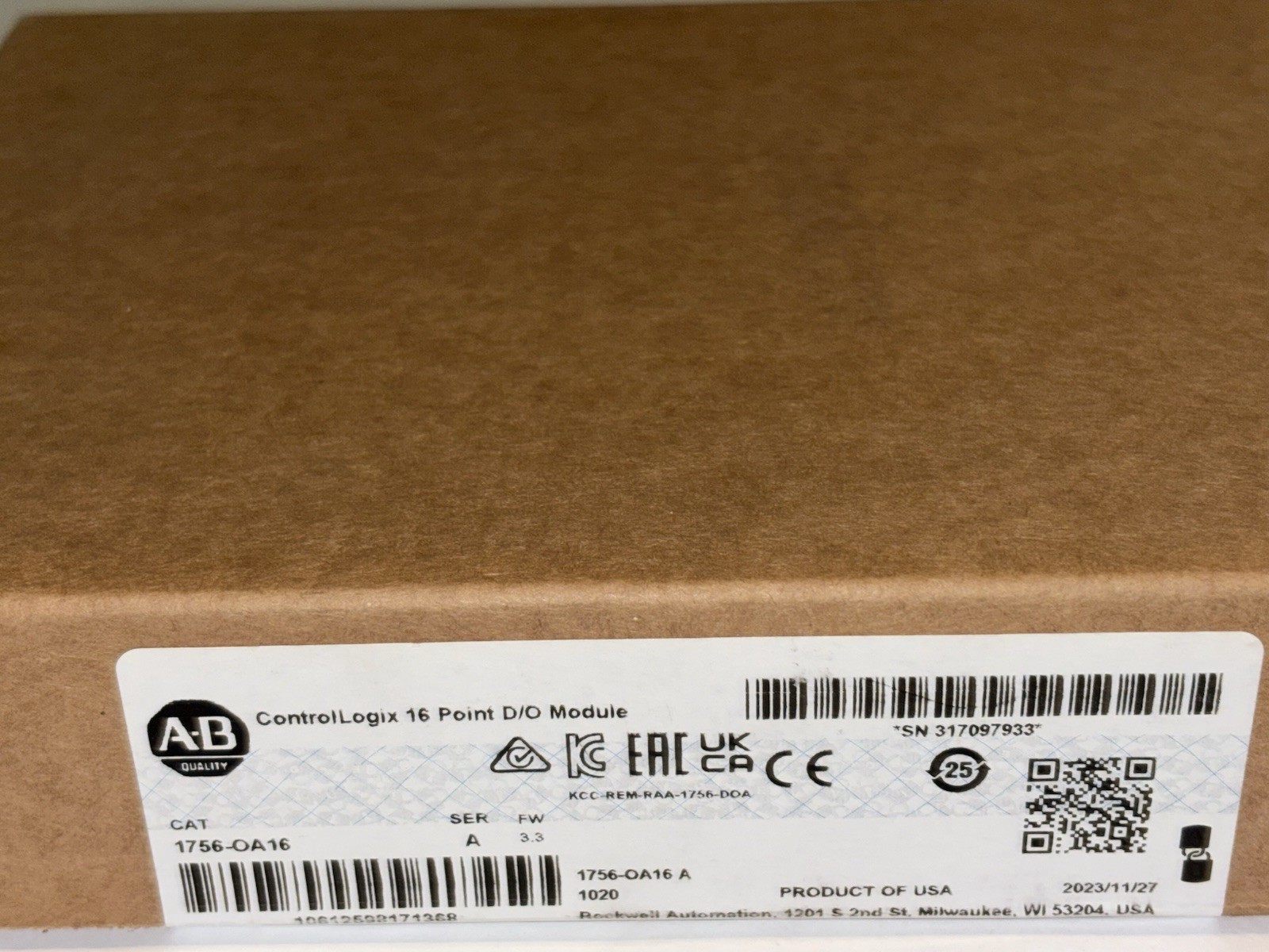 Allen-Bradley ControlLogix 16 Point D/O Module – 1756-OA16 Factory Sealed!