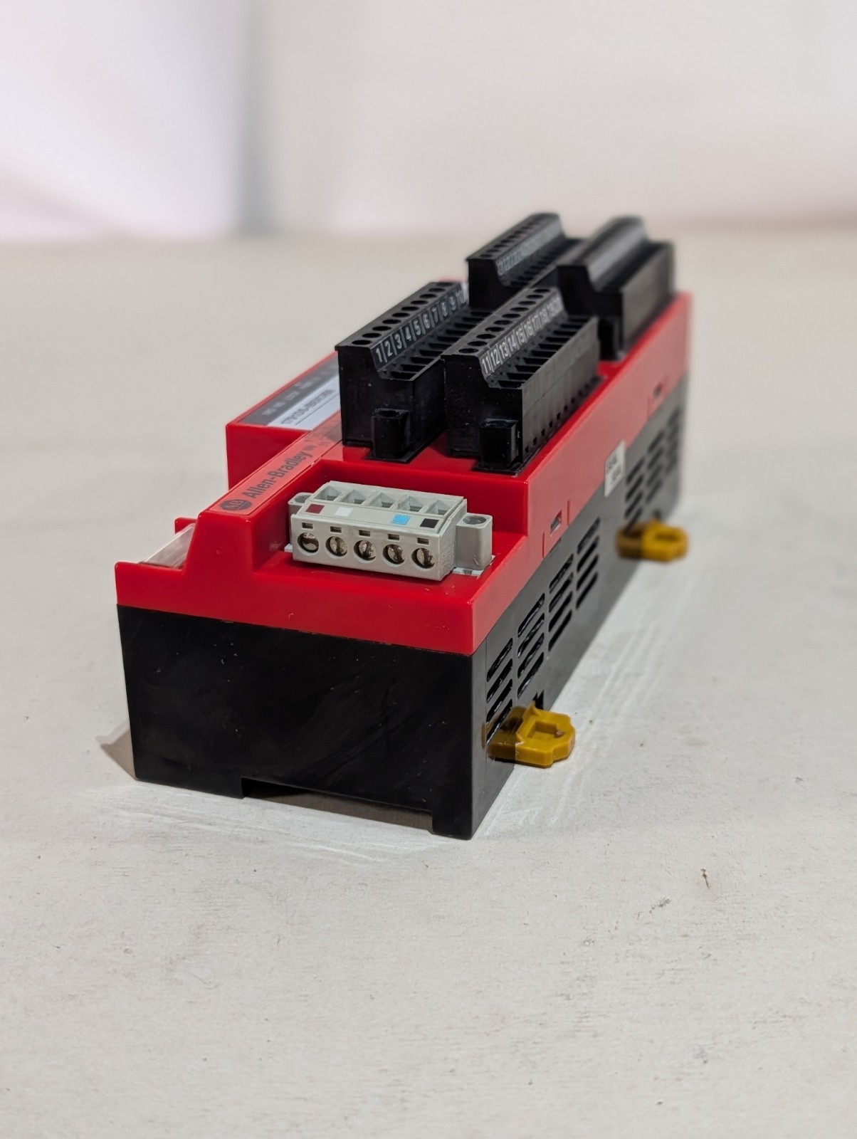 Allen-Bradley 1791DS-IB8XOB8 DeviceNet Safety CompactBlock 8 In 8 Out 24VDC