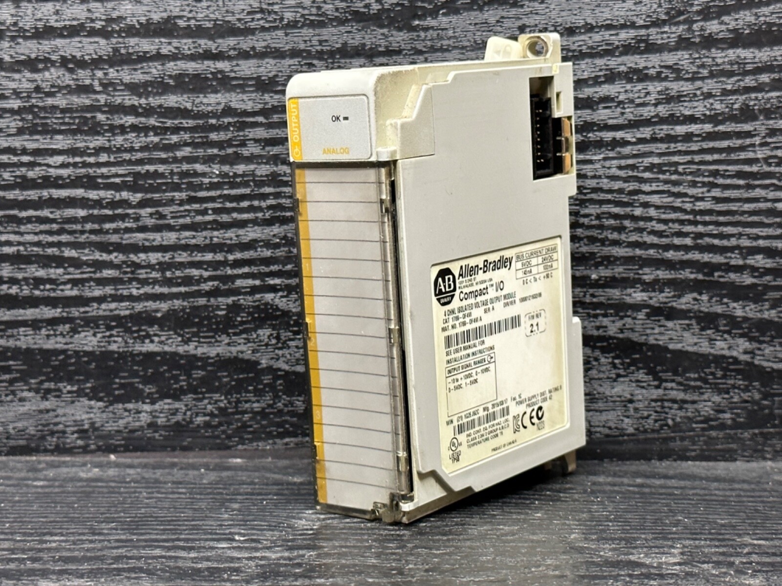 Allen Bradley 1769-OF4VI 0F4VI 0F4V1 A FW 2.1 CompactLogix Voltage Output 4Point