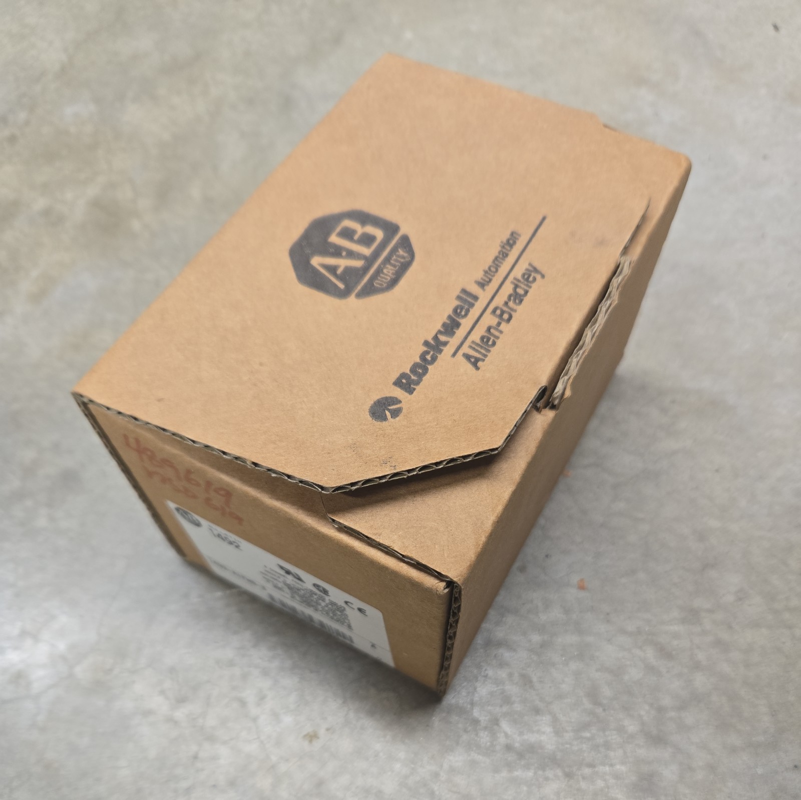 Allen-Bradley 1492-AIFM8-3 Analog Interface Module Series A