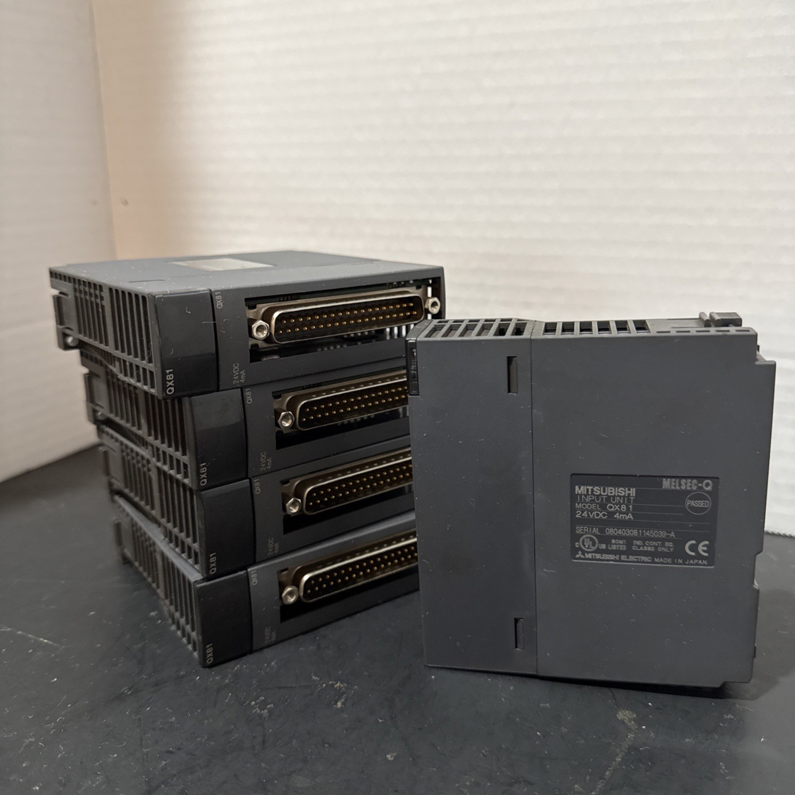 Mitsubishi QX81 PLC Q Series Input Module 5 Count Used