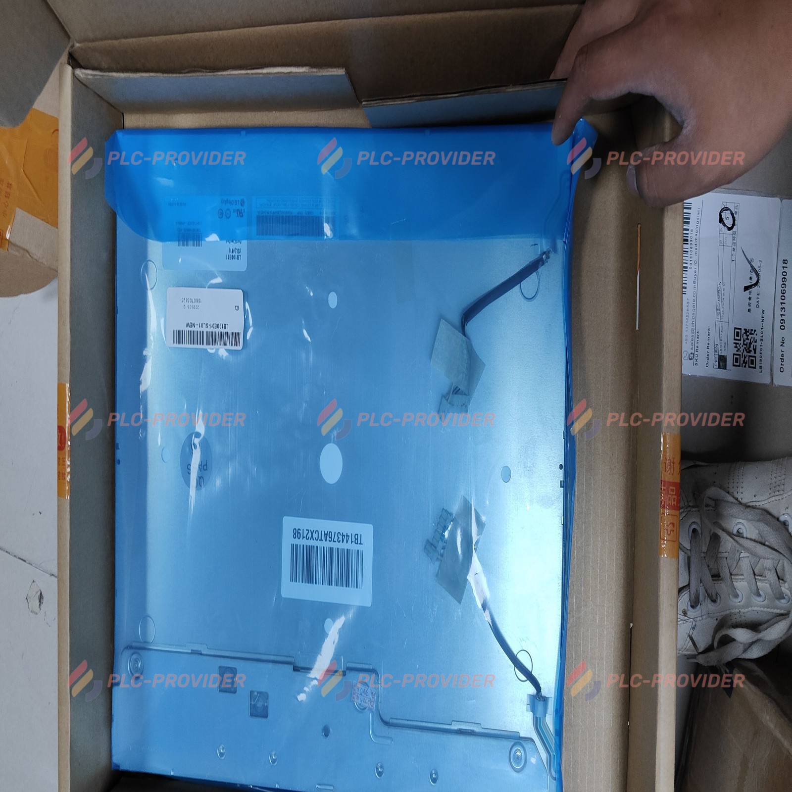 * US STOCK * 1PC NEW SEALED LB190E01-SL01 Free Shipping