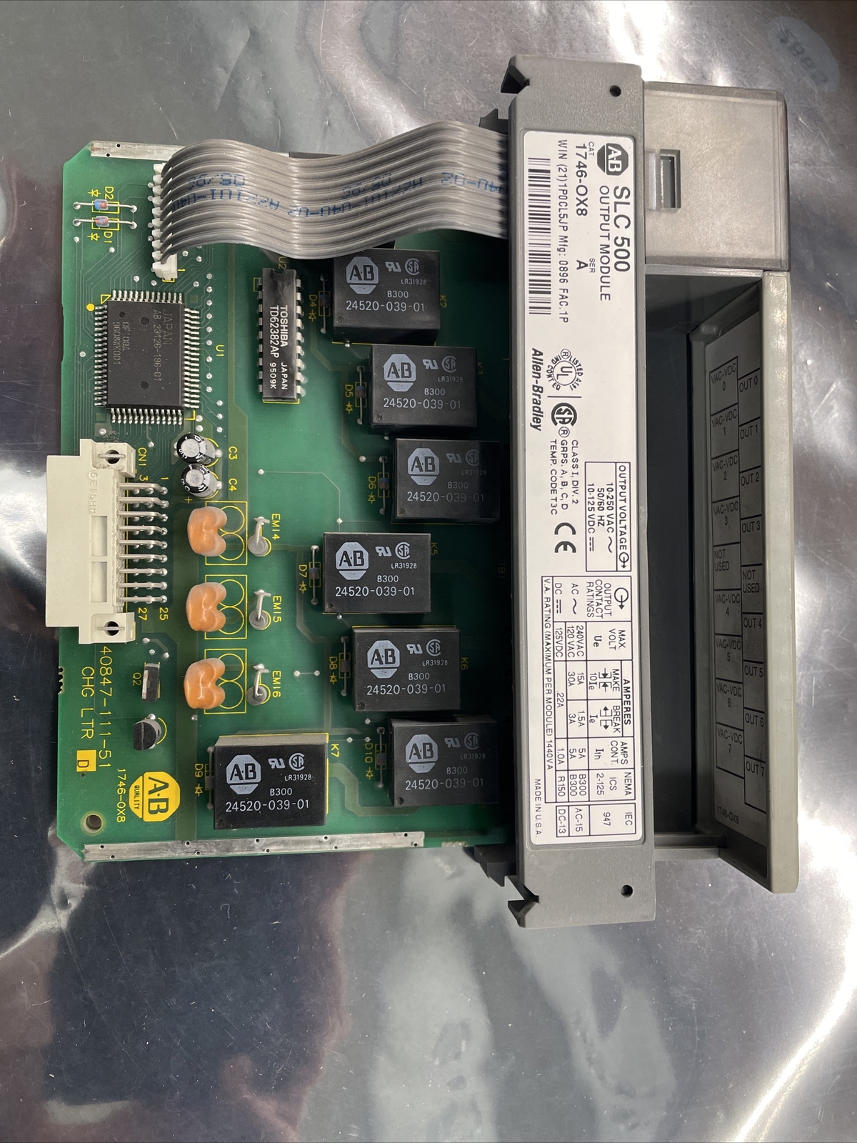 Allen Bradley 1746-OX8 1746-0X8 Ser A SLC 500 Output Module 8 Pt Relay