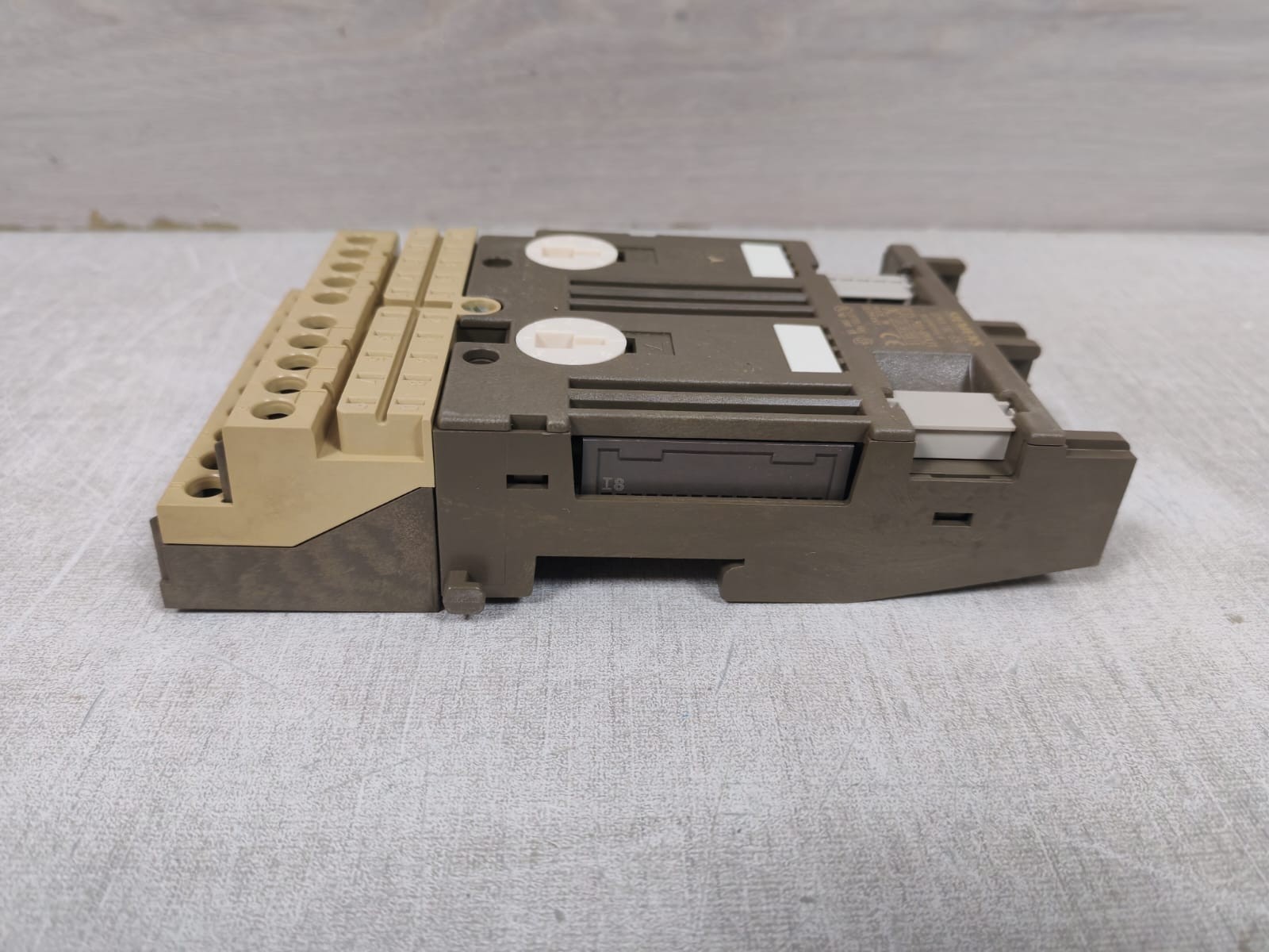 SIEMENS SIMATIC S5 6ES5 700-8MA11 BUS MODULE