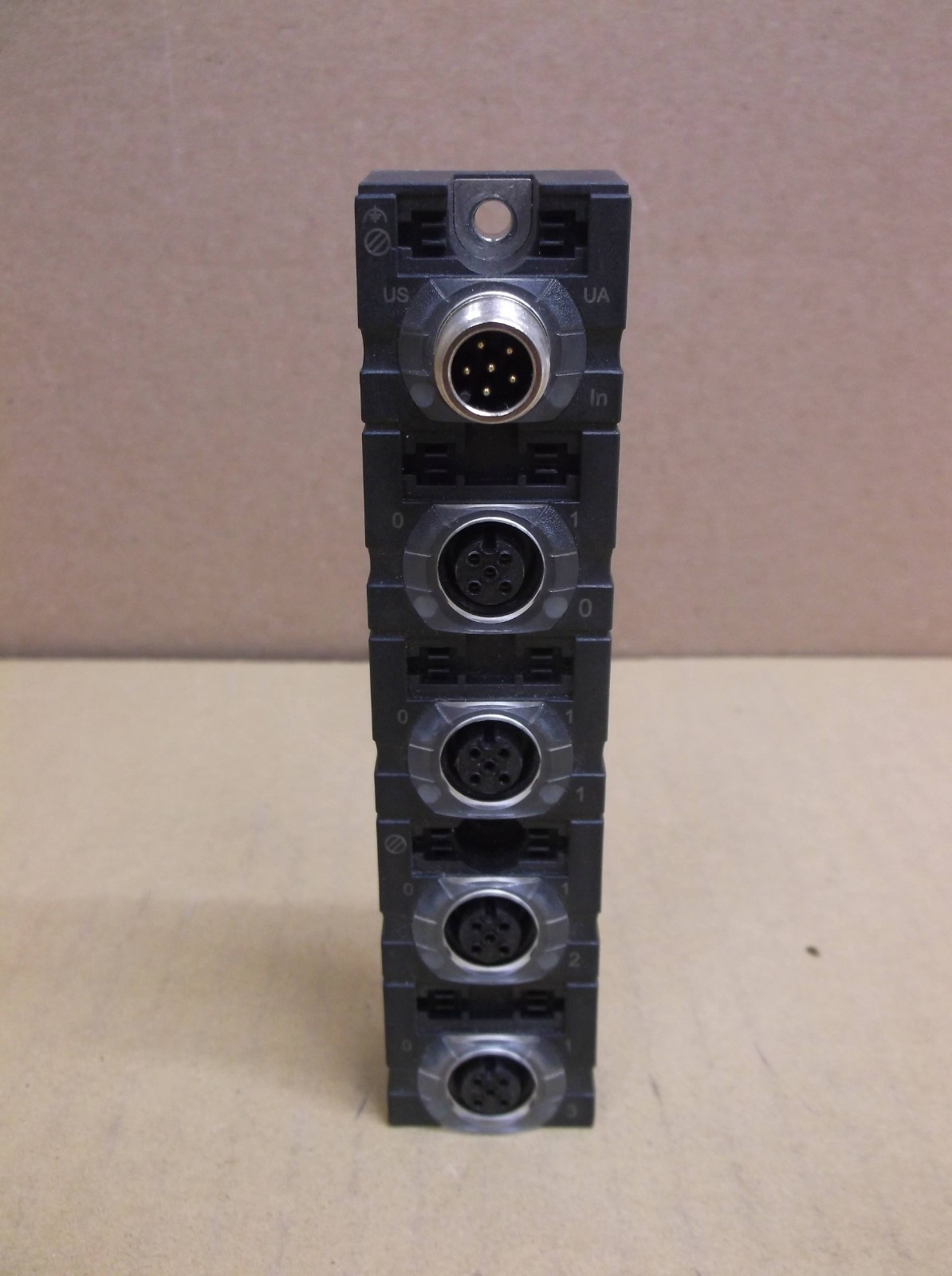 56610 Murr NEW PLC I/O Terminal Block Cube67 DIO8 C 4xM12