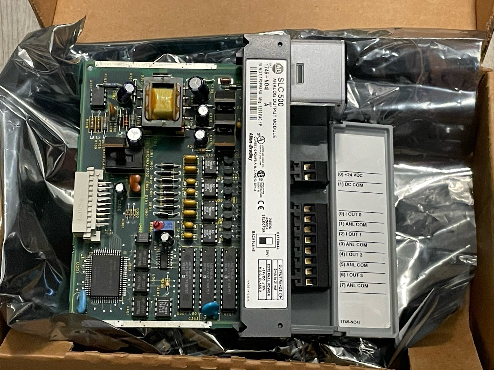 GENUINE Surplus OPEN Allen Bradley 1746-NO4I /A SLC 500 Analog Output Module