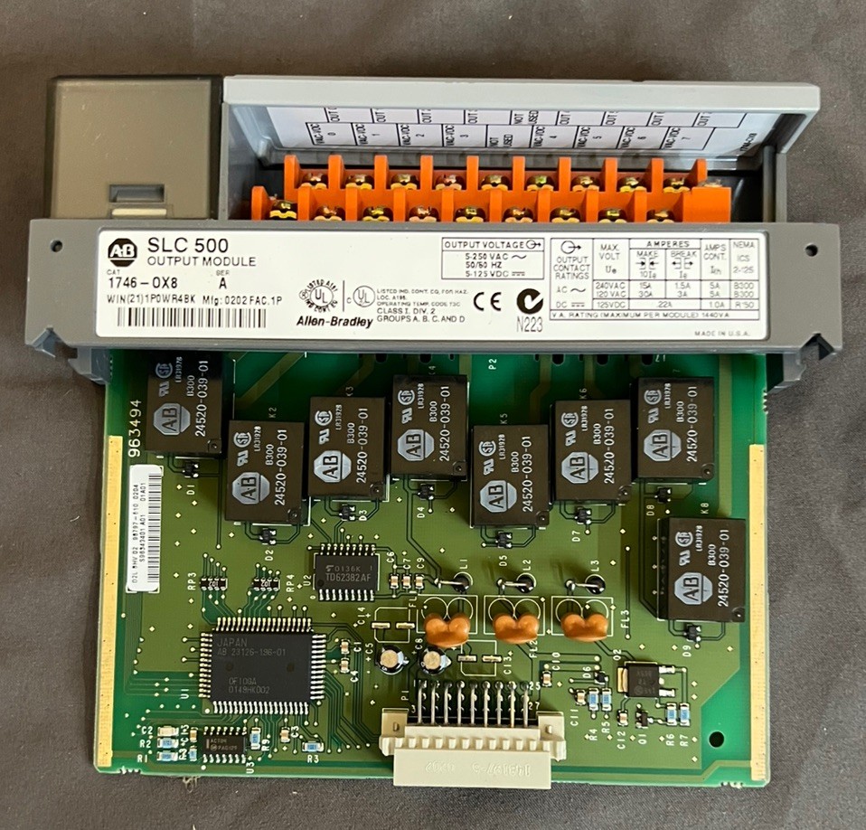 Allen Bradley 1746-OX8 SLC Digital Output Module Series A SLC500