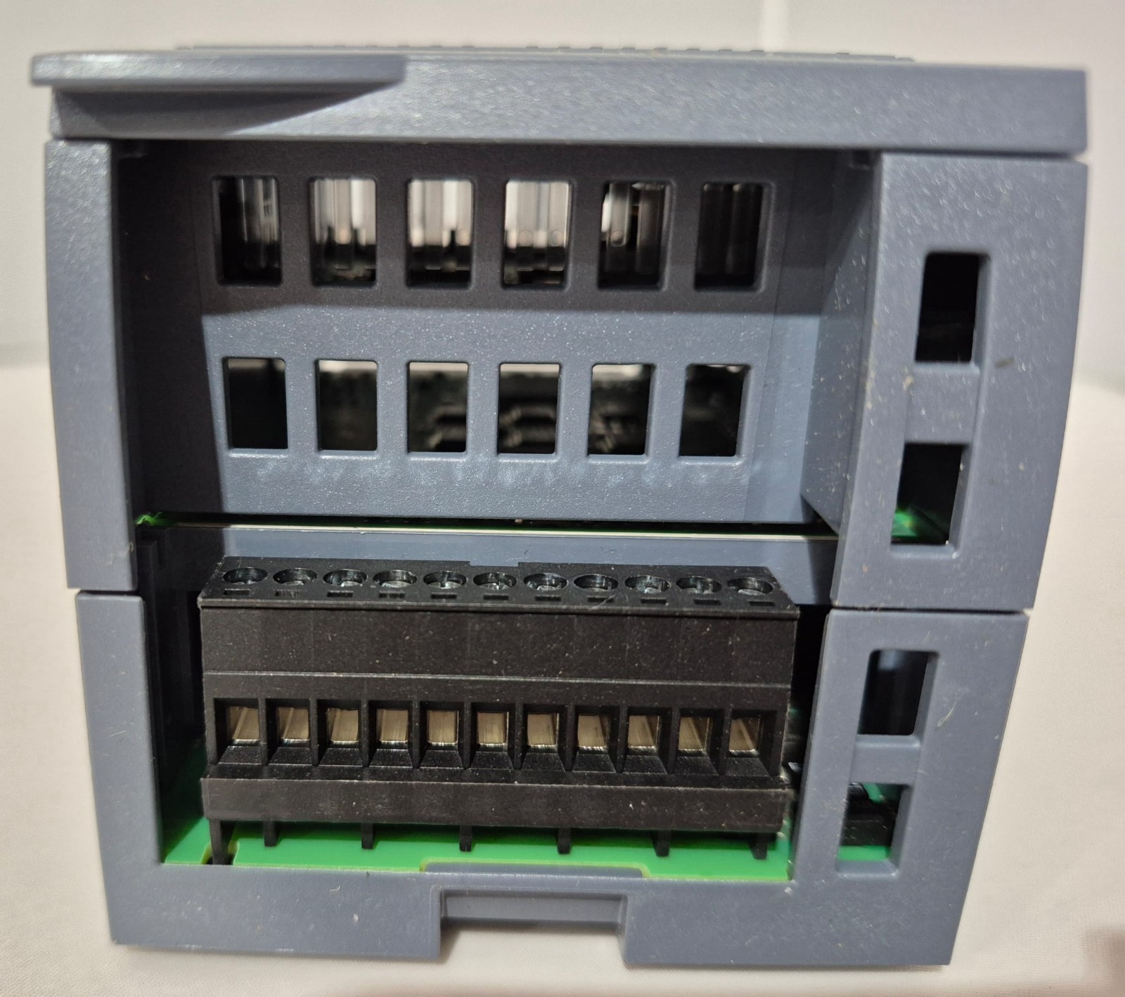 Siemens SIMATIC S7-1200 SM1226F Safety Digital Output Module 6ES7226-6DA32-0XB0