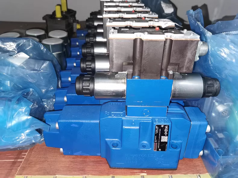 Rexroth R901051825 4WRZE16W8-150-7X/6EG24N9K31/F1D3M valve DHL Fast shipping
