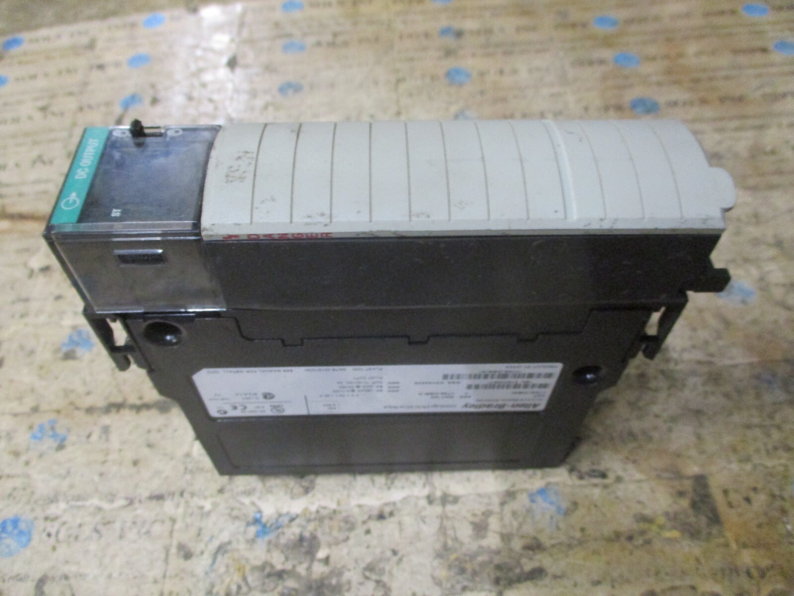 Allen Bradley 1756-OB8I ControlLogix 8Pt DC D/O Isolated Module Ser A *Tested*