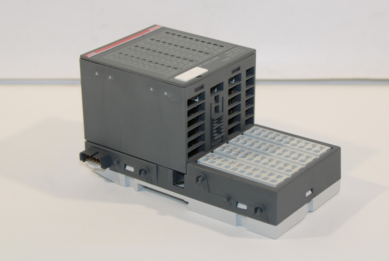 ABB DC532 A7 Digital Input/Output Module 1SAP240100R0001