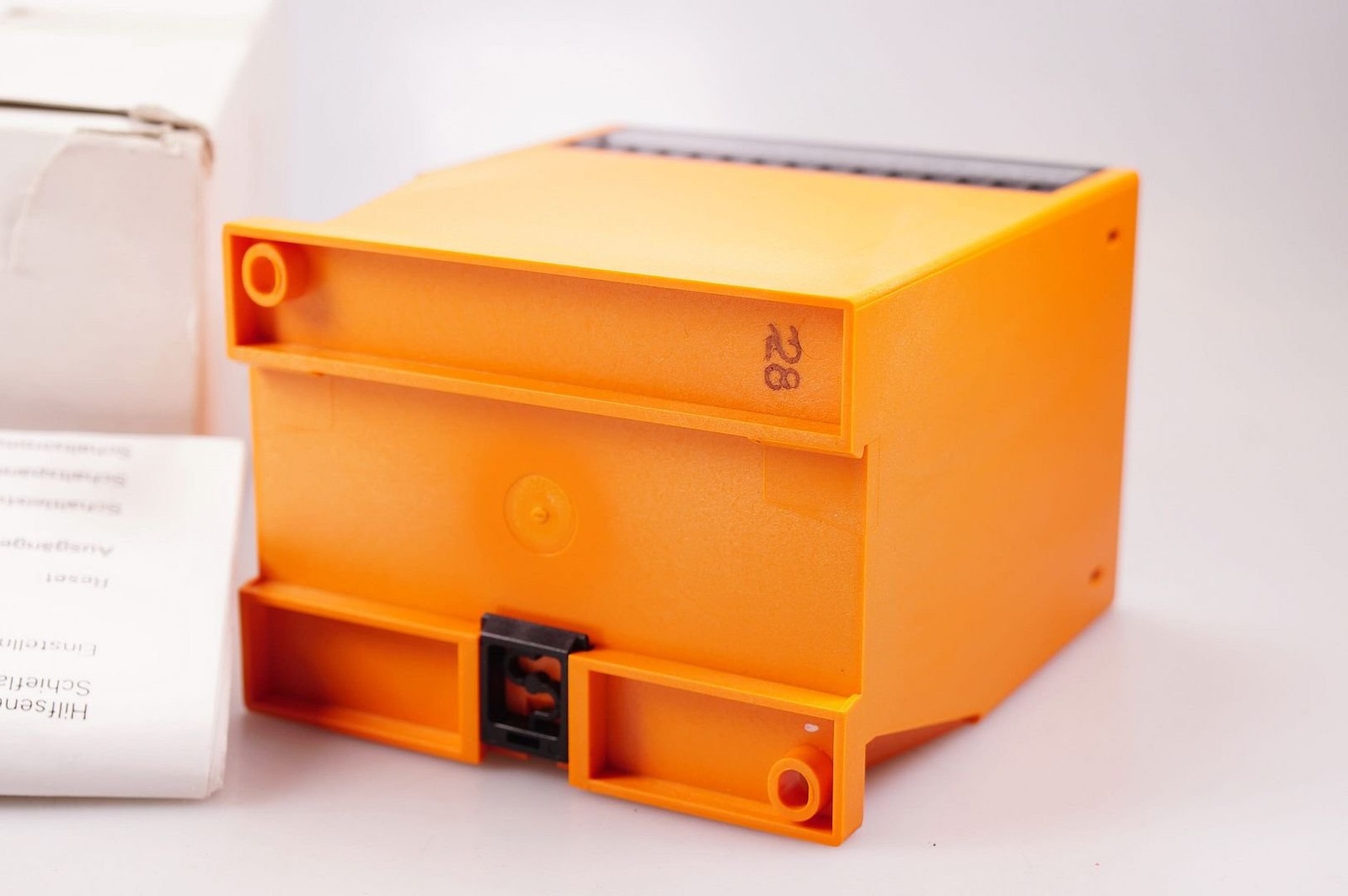 IFM DC0002 230V/24V evaluation unit for misalignment monitoring, misalignment monitor