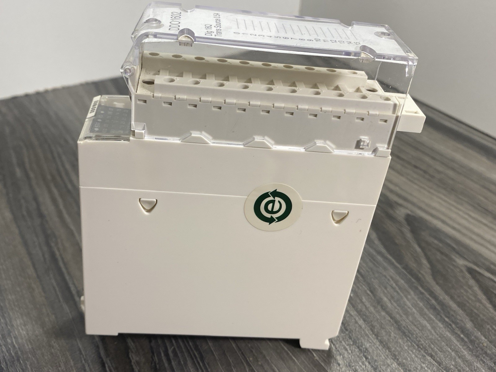 Schneider Electric Discrete Output Module BMXDDO1602 + BMXFTB2000 Terminal Block