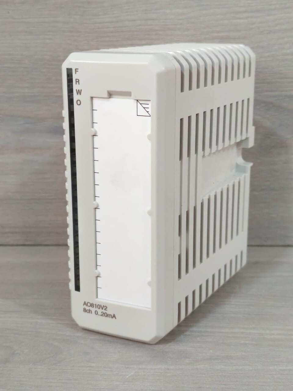 ABB AO810V2 3BSE038415R1 OUTPUT MODULE 8CH 0-20mA WITH FILTHY BOX