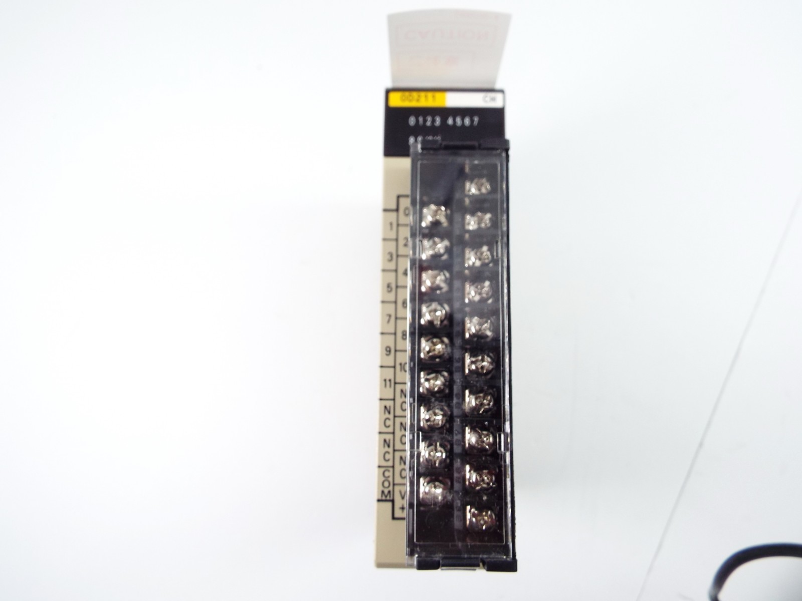 OMRON C200H-0D211 SYSMAC C200 I/O MODULES 12 PT-TRAN 24V 0.3A OUTPUT MODULE NEW