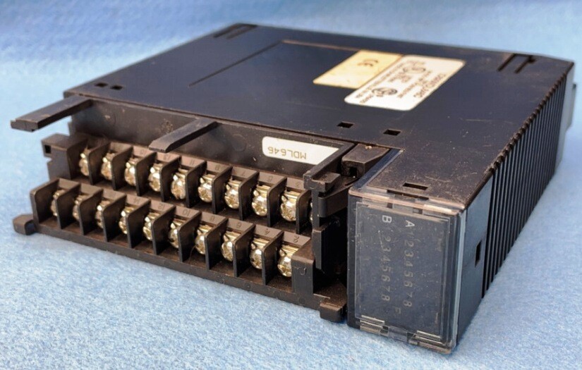 GE FANUC IC693MDL646C INPUT MODULE 24 VDC 16PT POS/NEG FAST