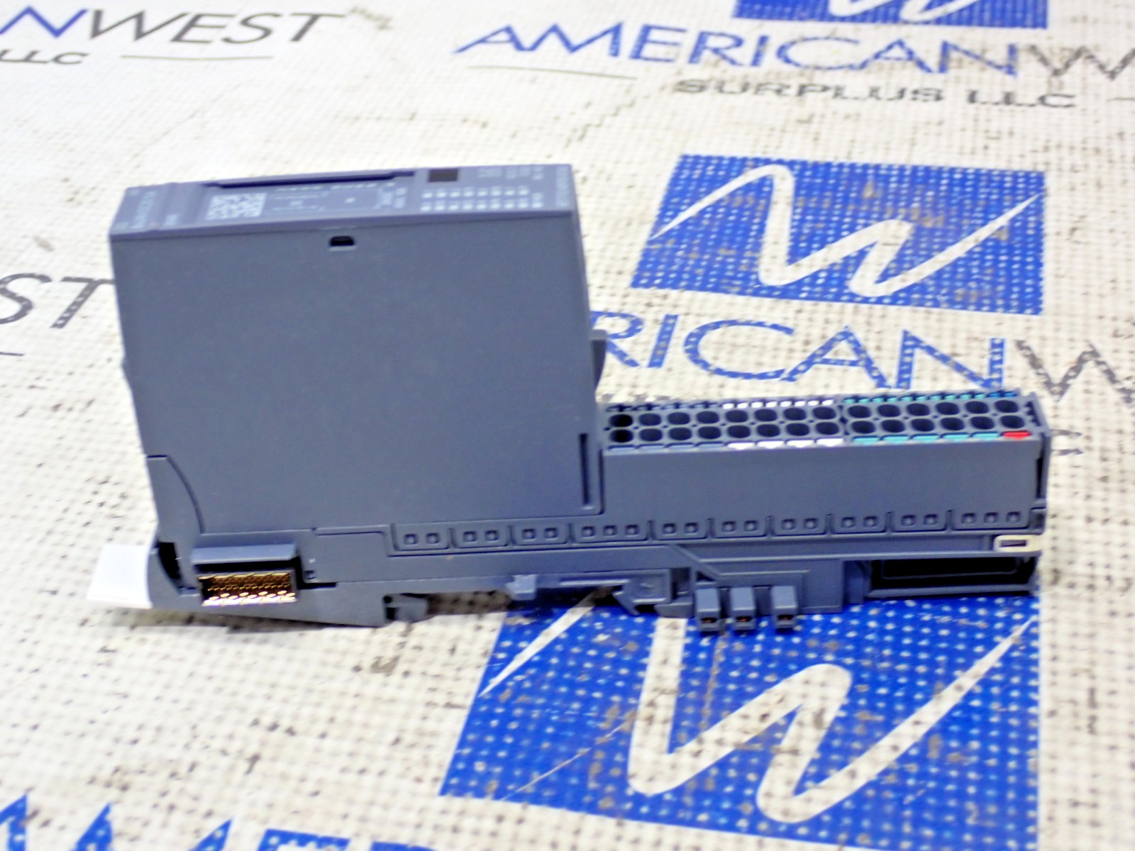 Siemens 6ES7 132-6BF00-0CA0 Output Module Simatic S7 W/6ES7193-6BP20-0BA0 Base