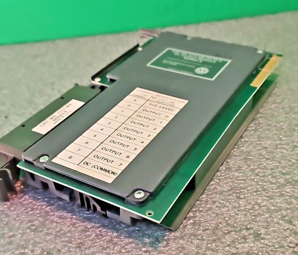 Allen Bradley 1771-OB OUTPUT MODULE 8-POINT 192 VA w/ 1771-WA