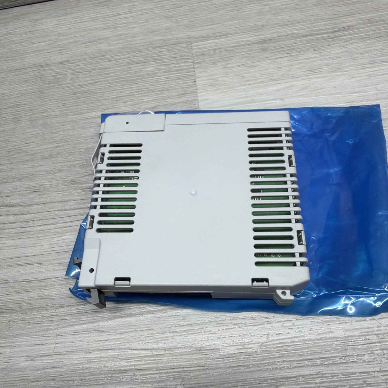 Automation Direct P2-15TD1 Discrete DC Output Module, 15-Point, New