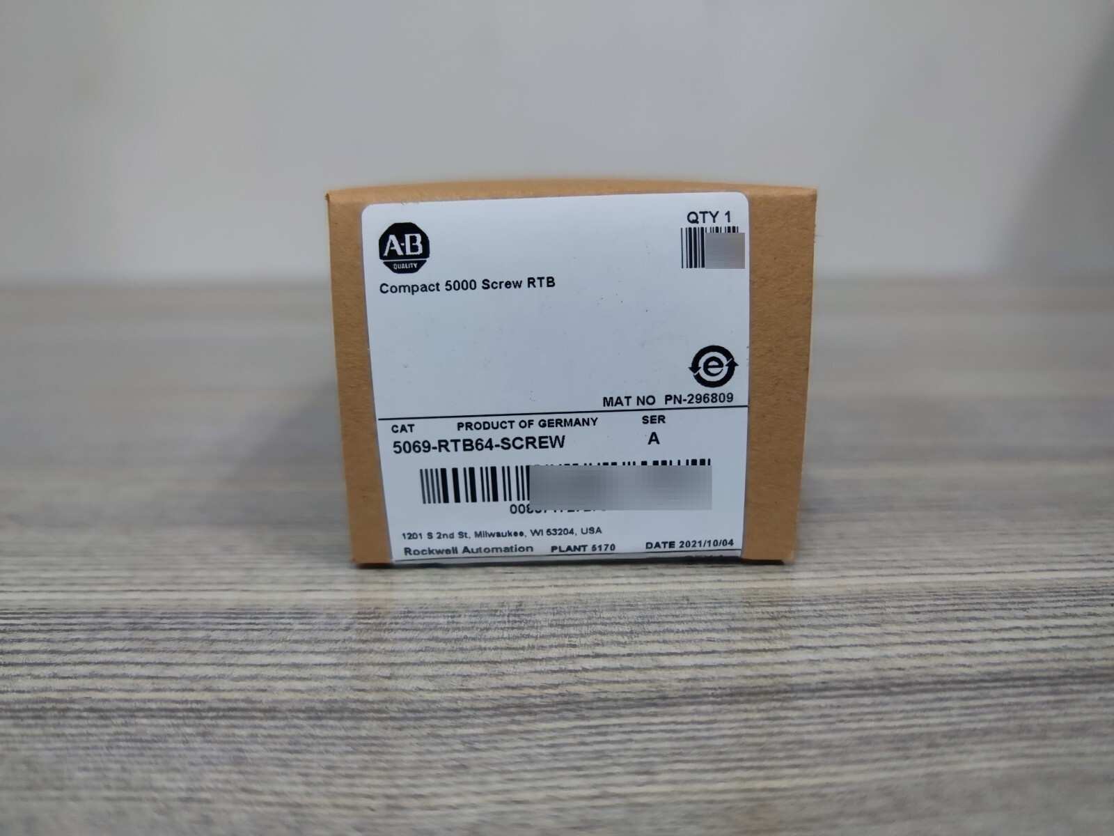 New Sealed AB 5069-RTB64-SCREW /A Compact 5000 Screw RTB US Free Tax