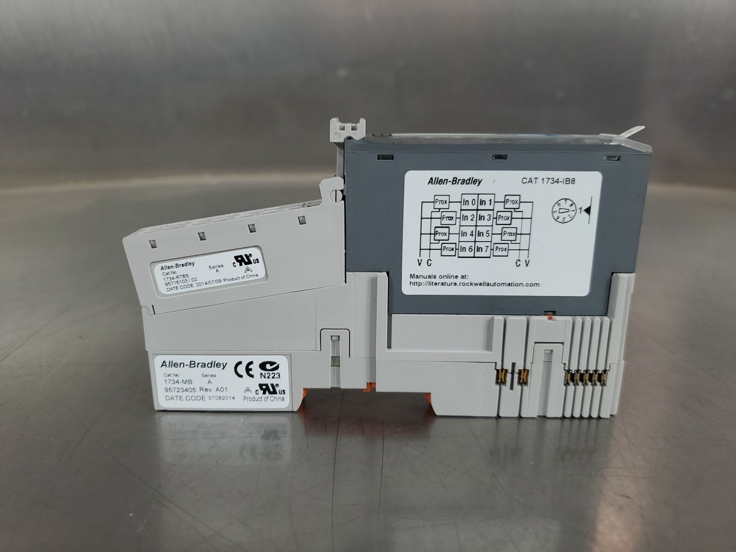 Allen Bradley 1734-IB8/D Sink Input Module w/1734-MB Base. 3D-41