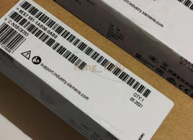 One New SIEMENS 6ES7 551-1AB00-0AB0 6ES7551-1AB00-0AB0 PLC module