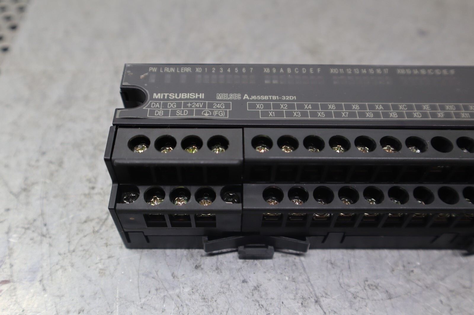 Mitsubishi AJ65SBTB1-32D1 24VDC 5mA CC-Link Input Unit Used With Warranty