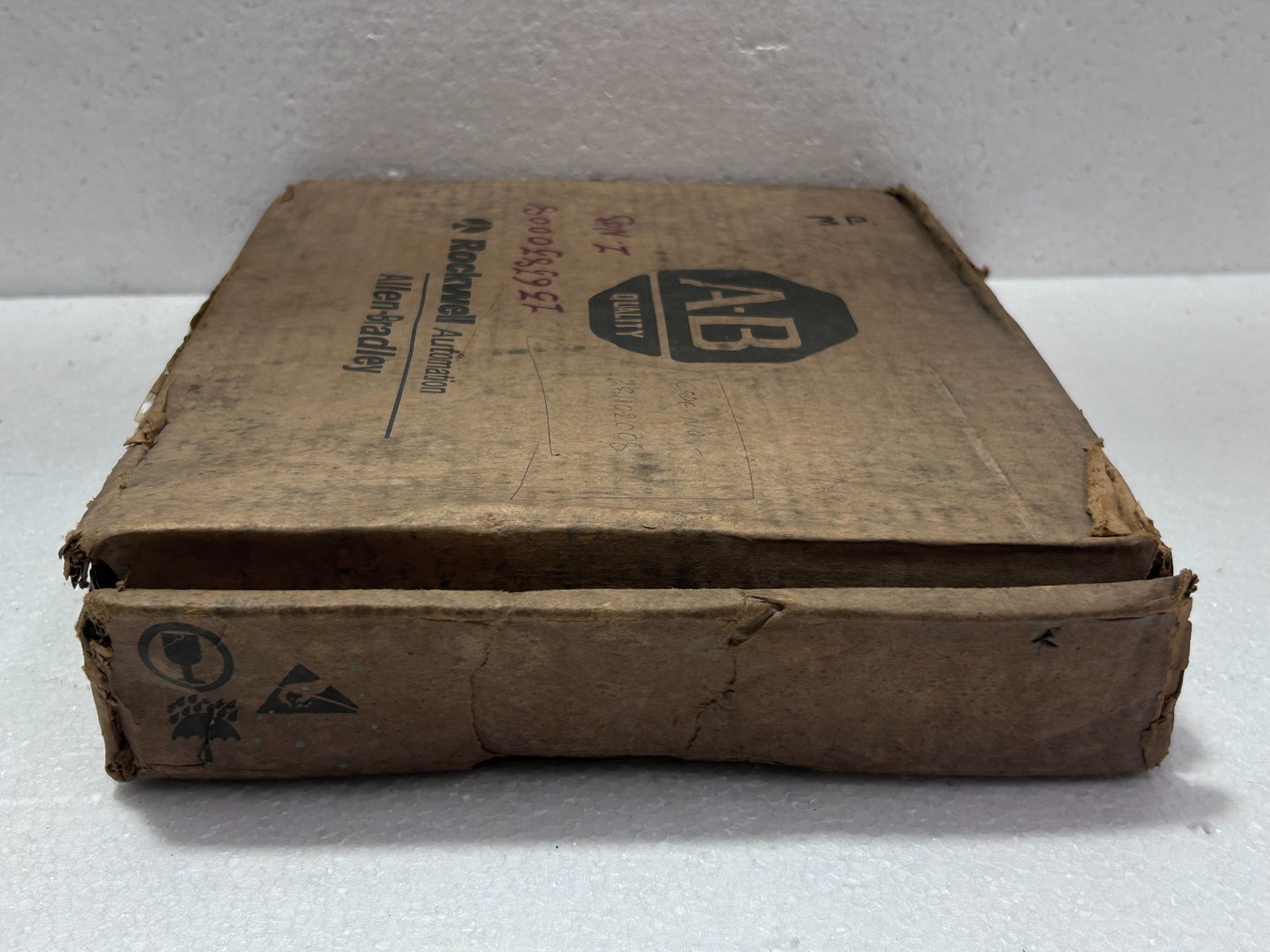 Allen-Bradley 1771-OFE2 B Analog Output Module TERMINAL MISSING