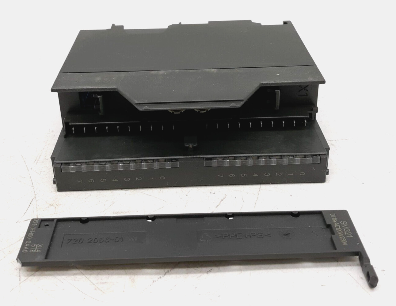 Siemens 6ES7 321-1FH00-0AA0 Input Module – BROKEN PLASTIC