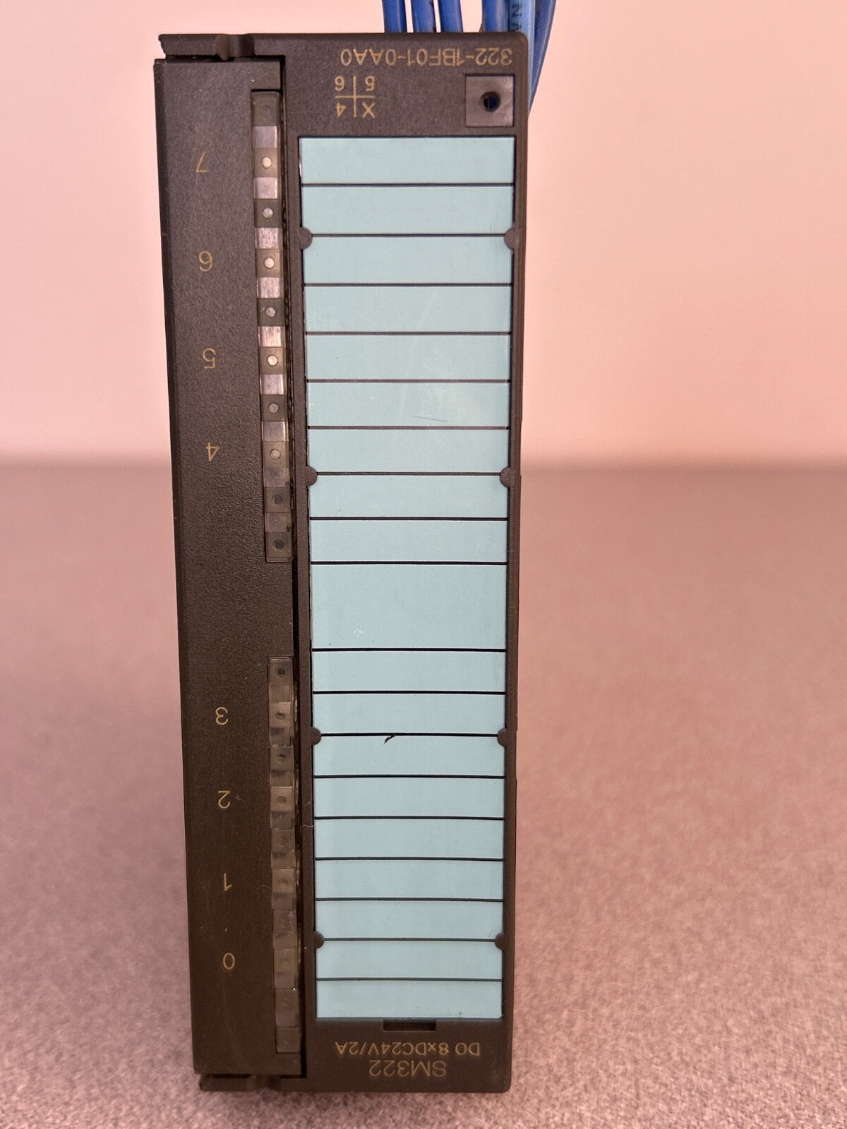 Siemens SIMATIC S7-300 6ES7 322-1BF01-0AA0 24VDC 2A Digital Output Module