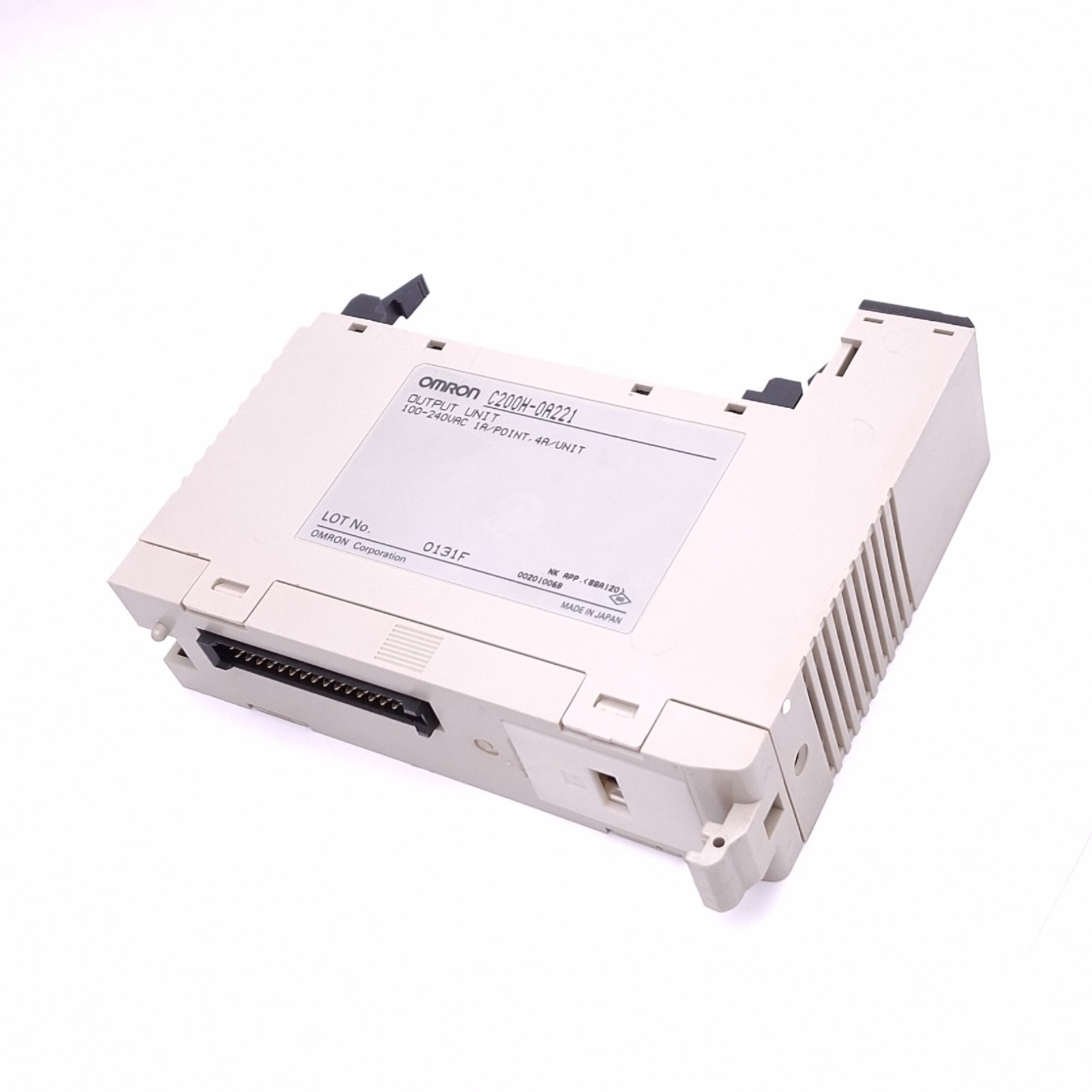 Omron C200H-OA221 Output Unit for SYSMAC PLC, 8-Point, 100-240VAC 4A Max Out