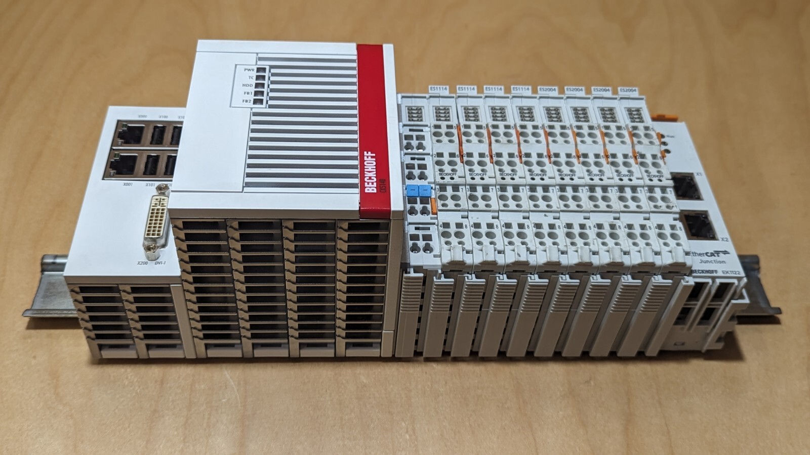 CX5140-0155 BECKHOFF plc controller 4GB Plus Beckhoff EK1122 And BECKHOFF ES2004