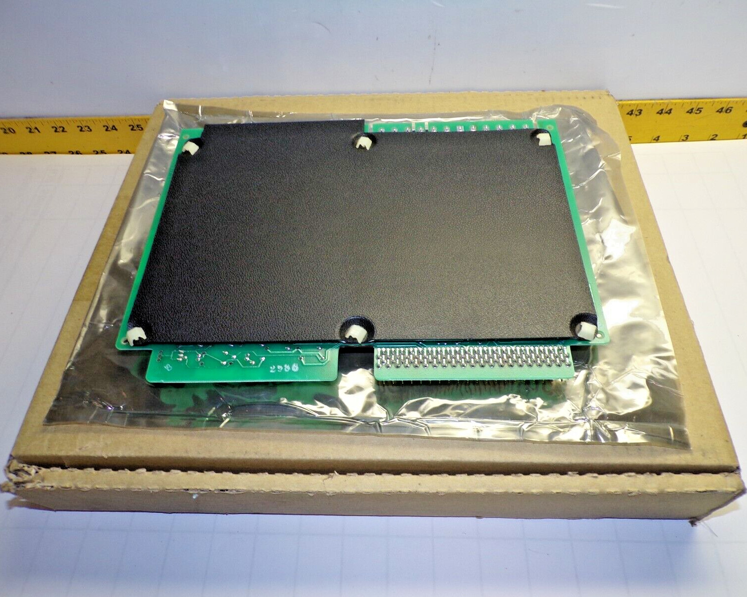 NEW GE FANUC SERIES SIX 8 POINT OUTPUT MODULE 115 VAC IC600YB904B