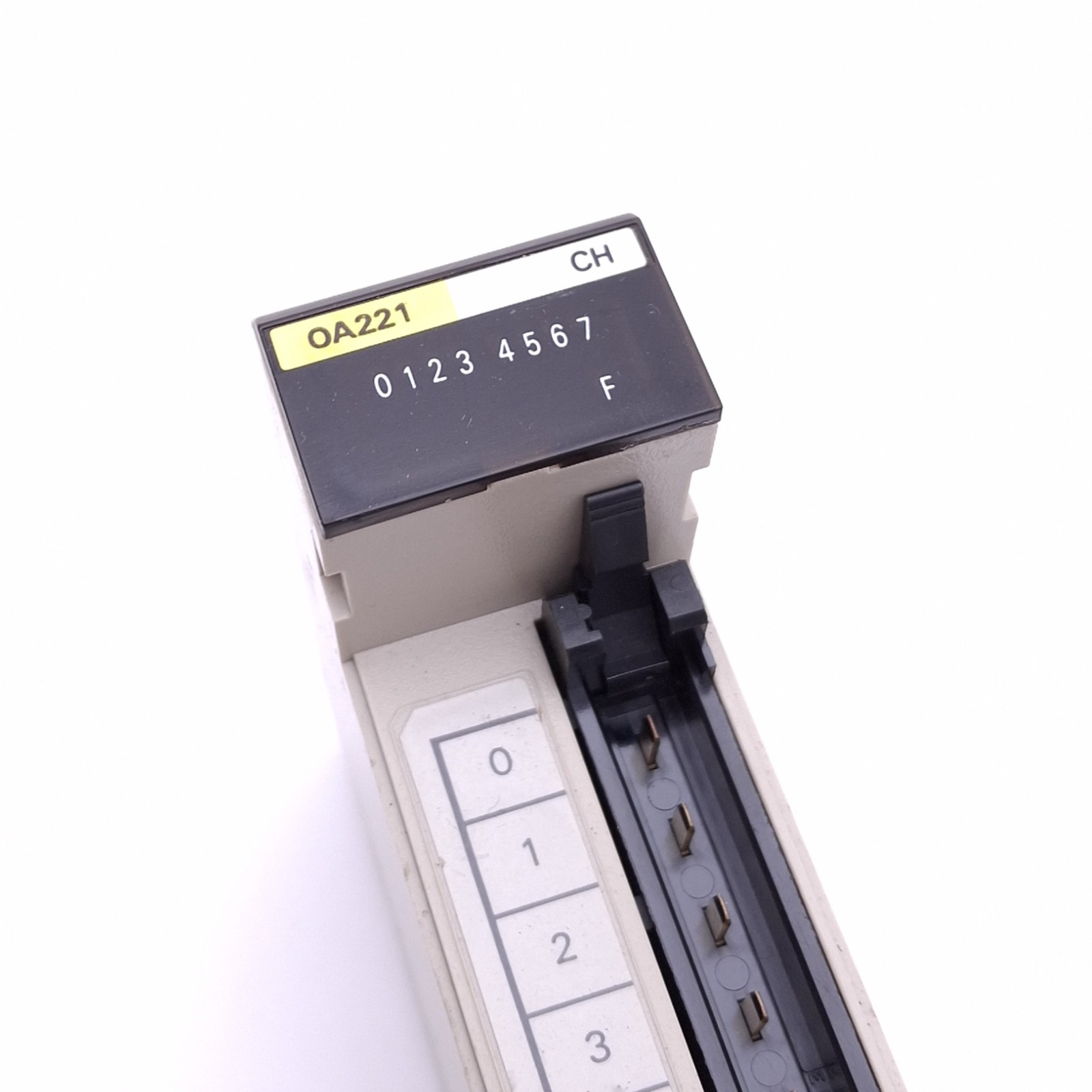 Omron C200H-OA221 Output Unit for SYSMAC PLC, 8-Point, 100-240VAC 4A Max Out