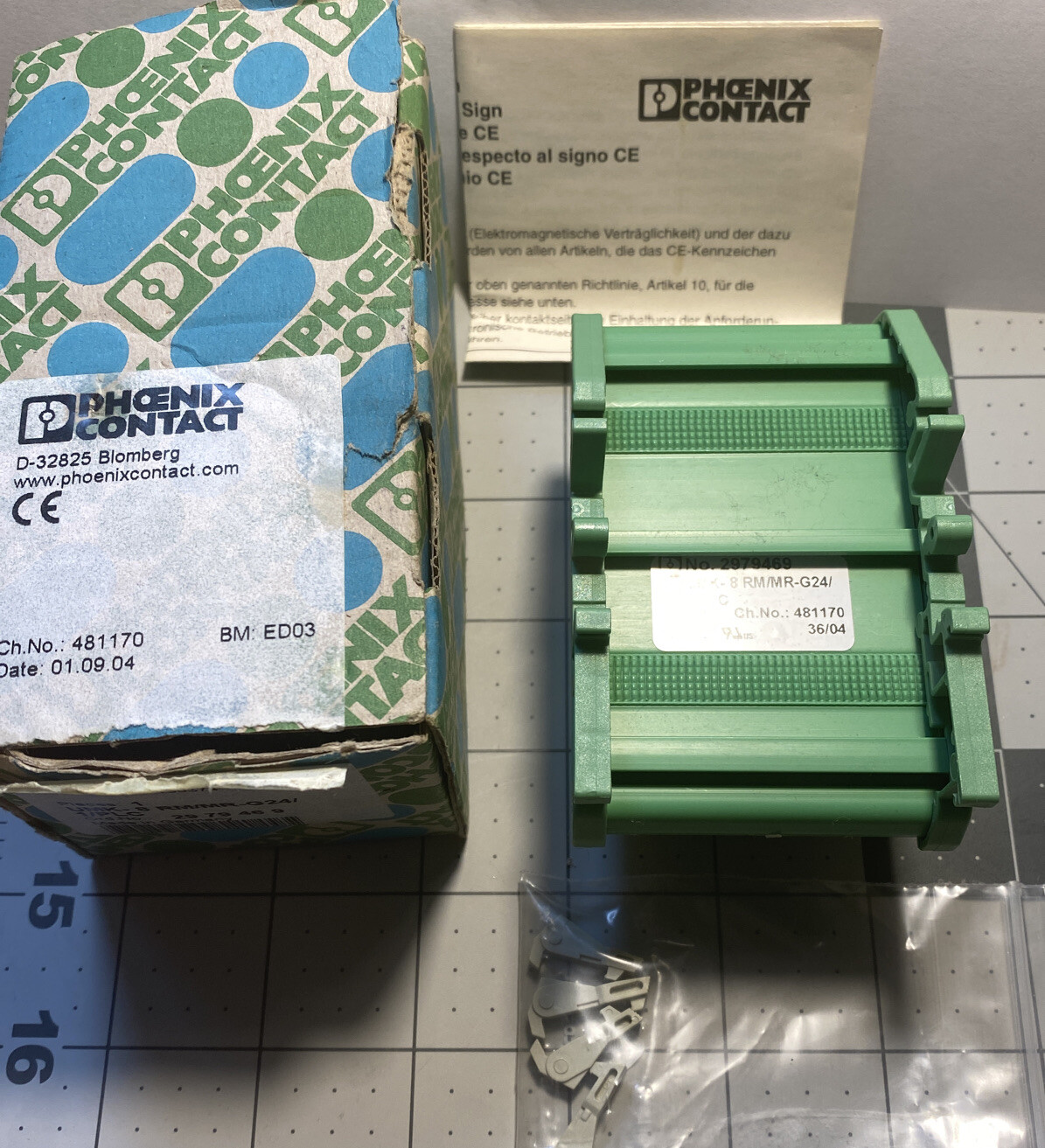 PHOENIX CONTACT UMK-8 RM/MR-G24/ 1/PLC 2979469 VARIOFACE output module (NEW)