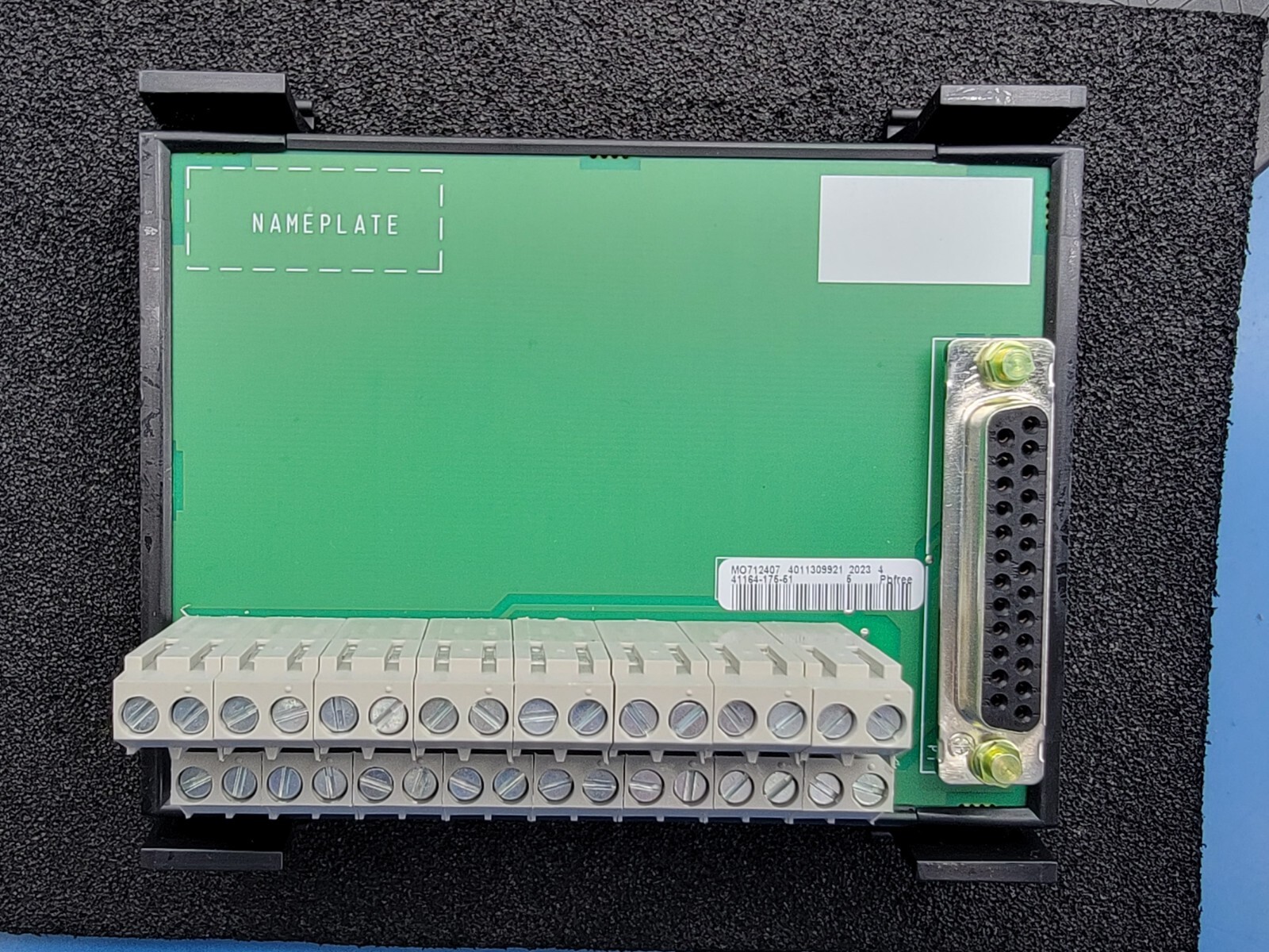 Allen Bradley 1492-AIFM8-3, 8 channel feed-through analog interface module, NEW