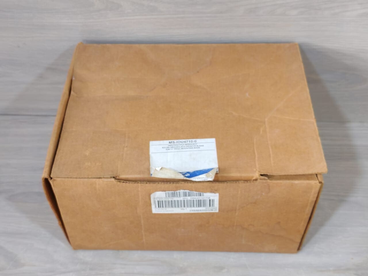 JOHNSON CONTROLS MS-IOU4710-0 INPUT OUTPUT MODULE WITH FHILTY BOX