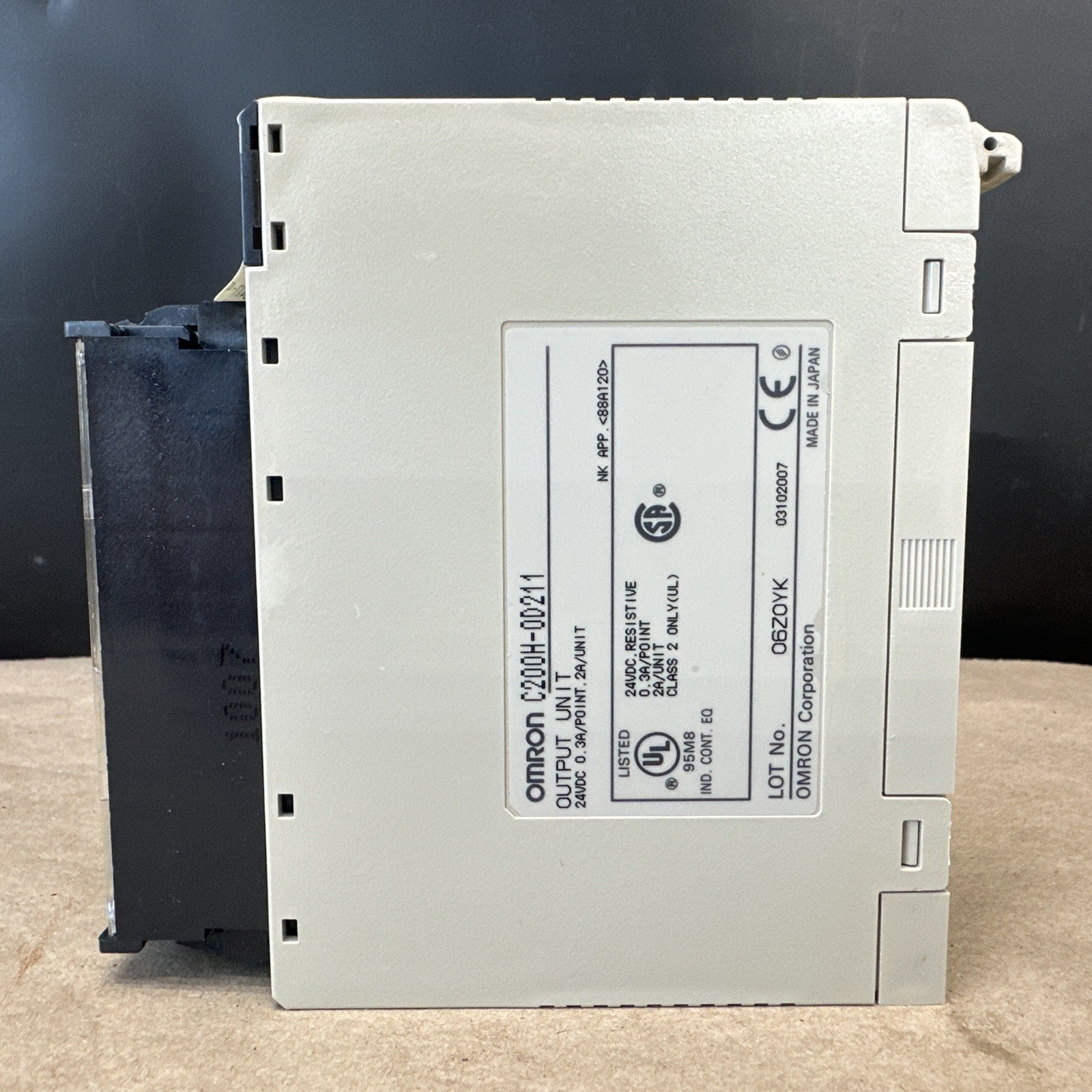 NEW Omron C200H-OD211 PLC Discrete I/O Unit SYSMAC C200H 24VDC || WARRANTY! 🇺🇸