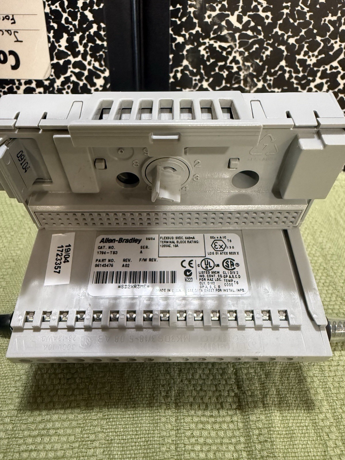 Allen Bradley 1794-IE8 Series B Flex I/O 8 Paint Analog Input With Base 1794-TB3