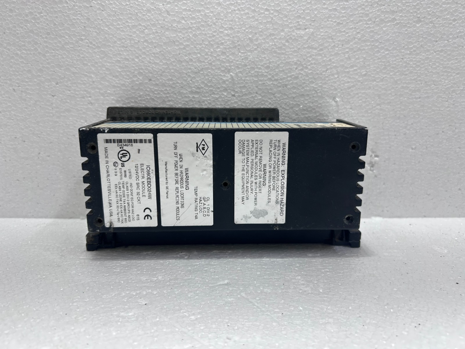 GE Fanuc IC660BBD024 Genius 12/24VDC Source Input / Output Module