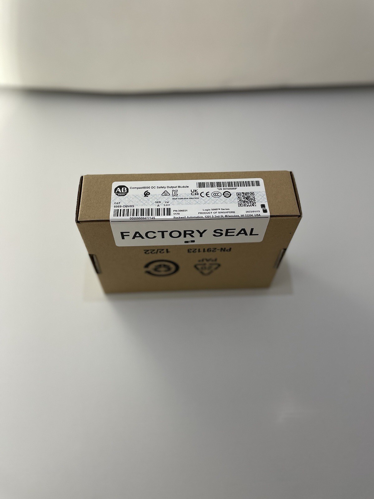 New AB 5069-OBV8S A Compact I/O 8-Ch Safety Output Module