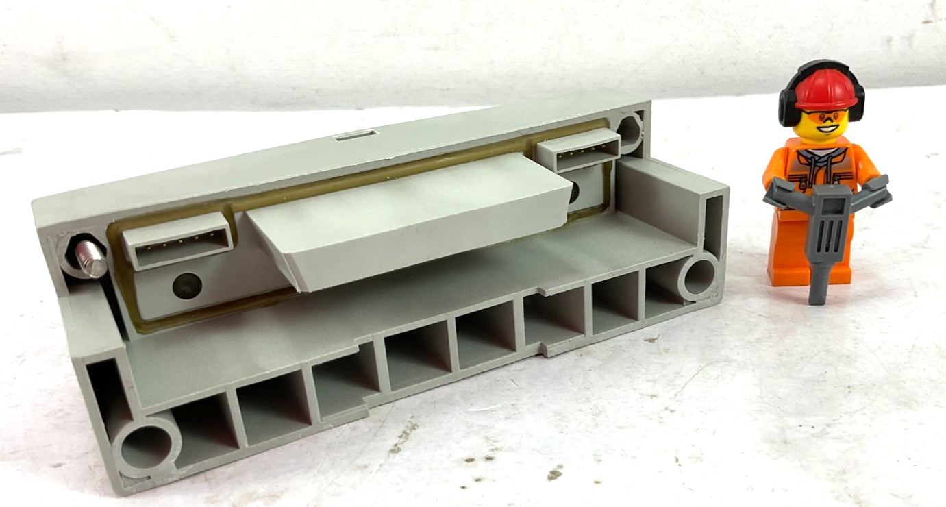 240-183 NUMATICS *NOS* SUB-BUS OUT G3 SERIES