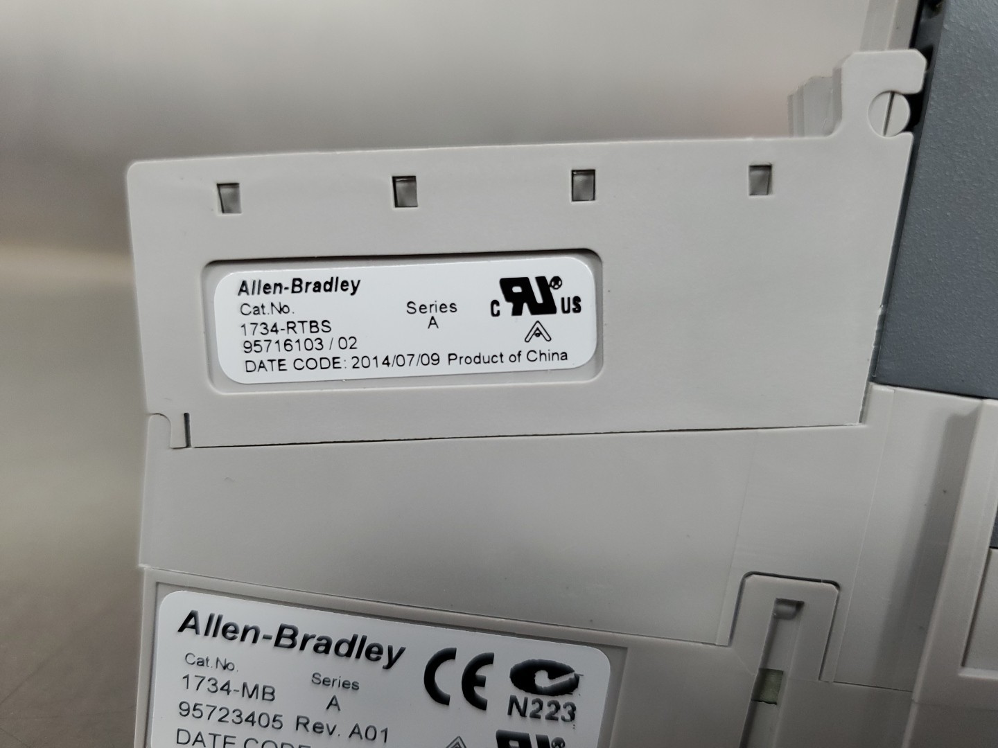 Allen Bradley 1734-IB8/D Sink Input Module w/1734-MB Base. 3D-41