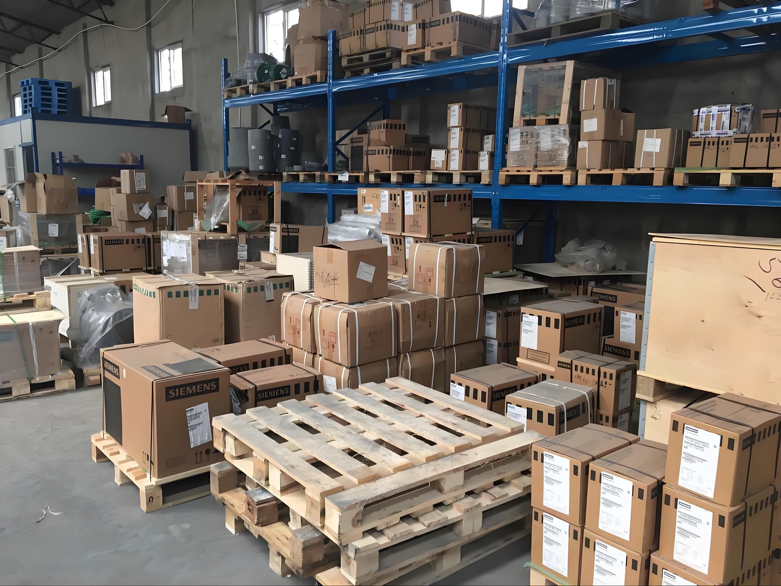 6ES7 221-1BH32-0XB0 New Sealed Siemens 6ES7221-1BH32-0XB0