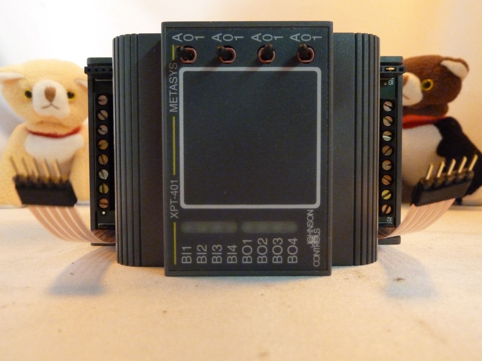 Lot of 3 Johnson Controls XPT-401-5 binary expansion module [grey shelf]
