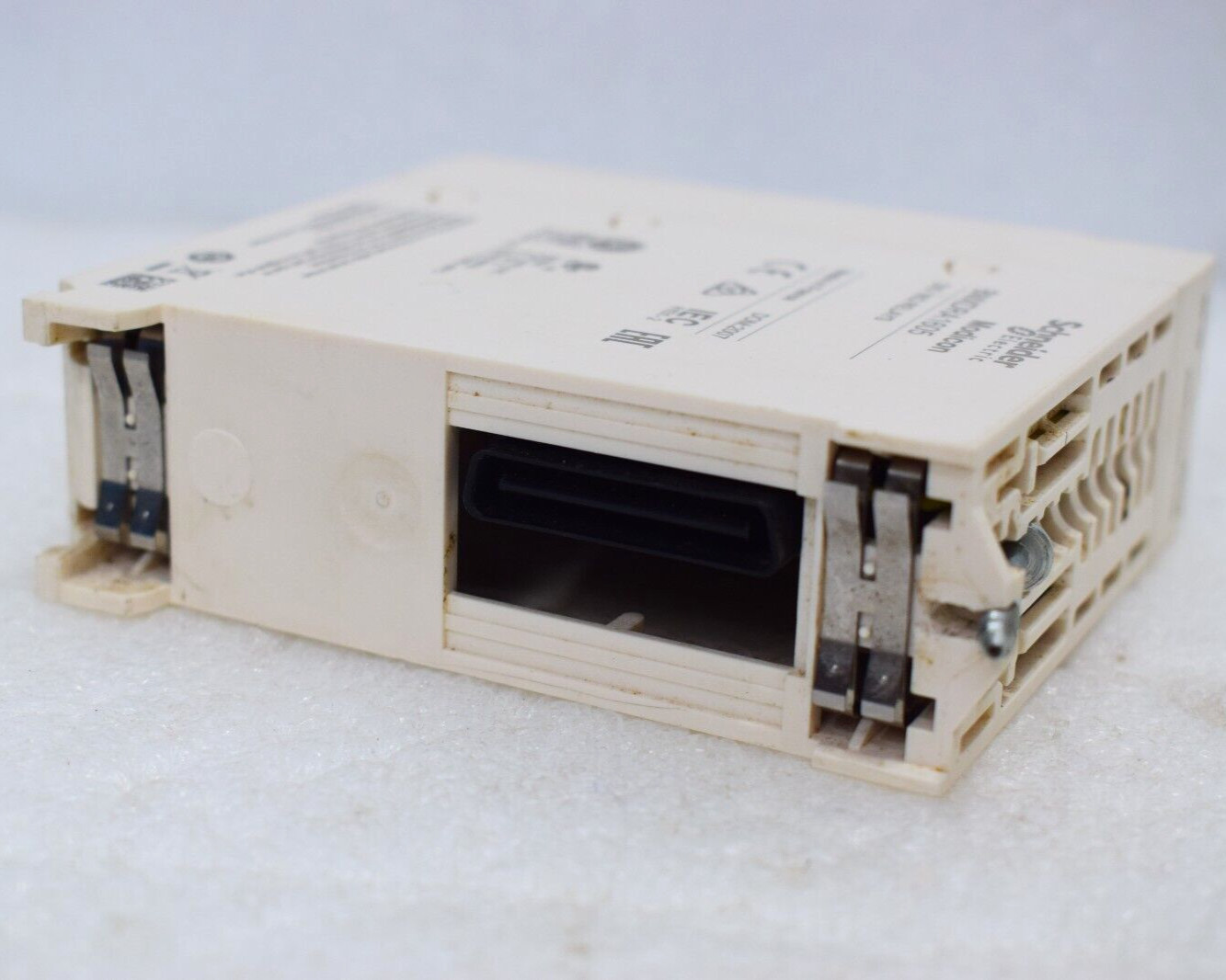 SCHNEIDER ELECTRIC BMXDRA1605 DISCRETE OUTPUT MODULE DRA1605 DIG 16Q RELAYS