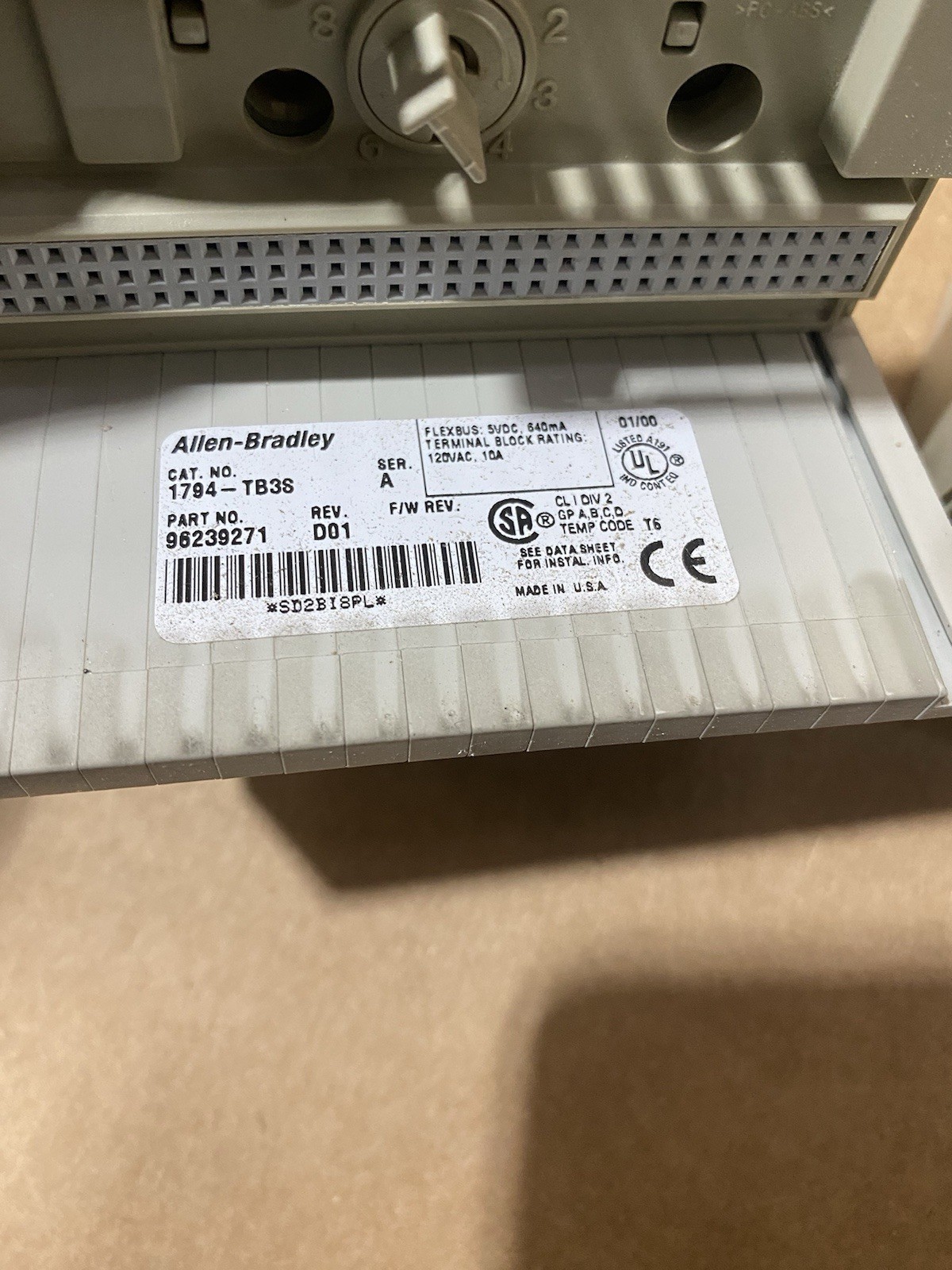 Allen-Bradley Analog Output 1794-OE4 Ser.B + 1794-TB3S