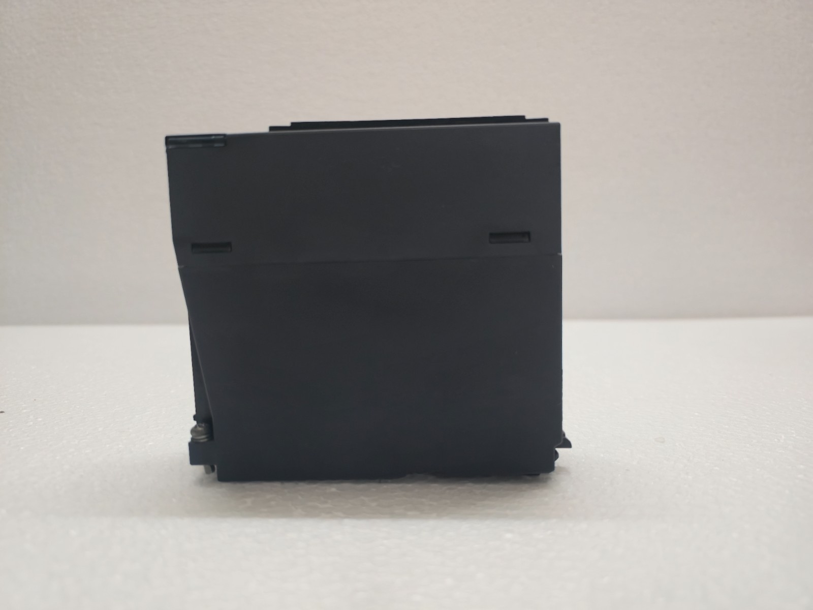 Mitsubishi QY82P 24V DC 64 Outputs – PLC Output Module