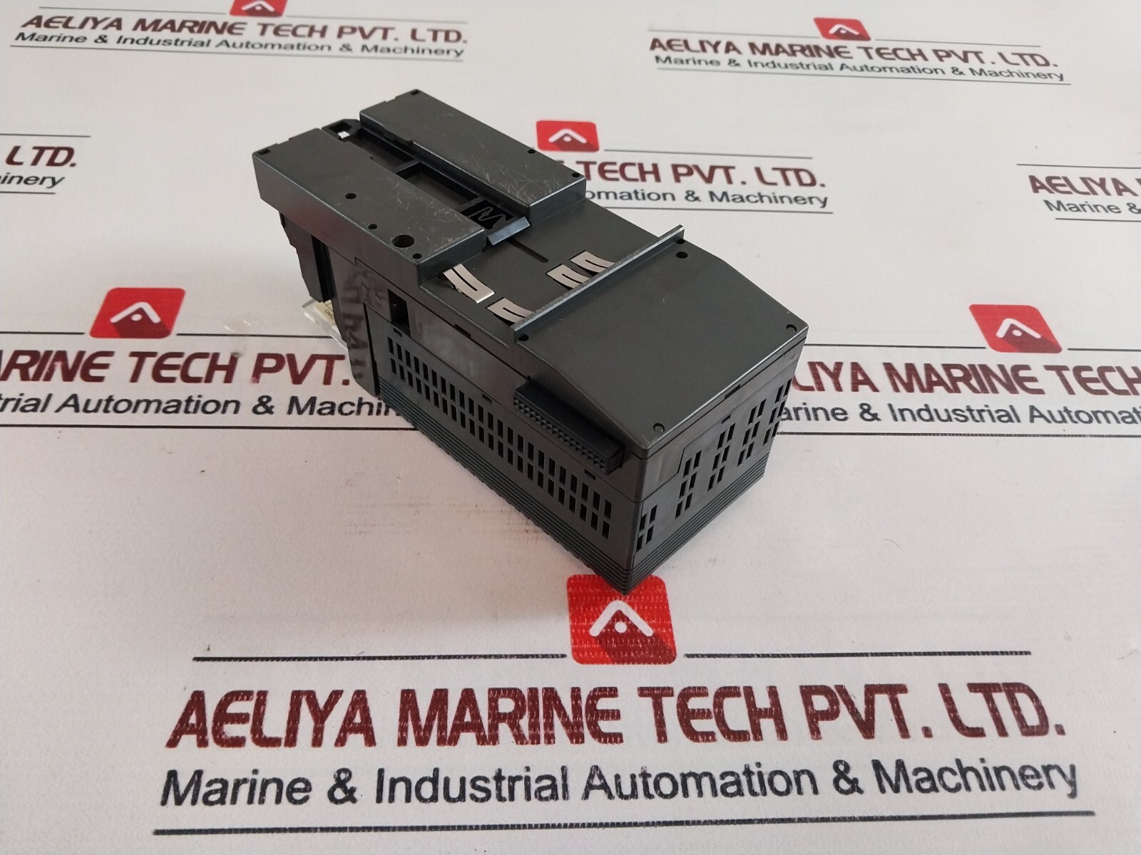 GE Fanuc IC200MDL740E Output Module 12/24VDC
