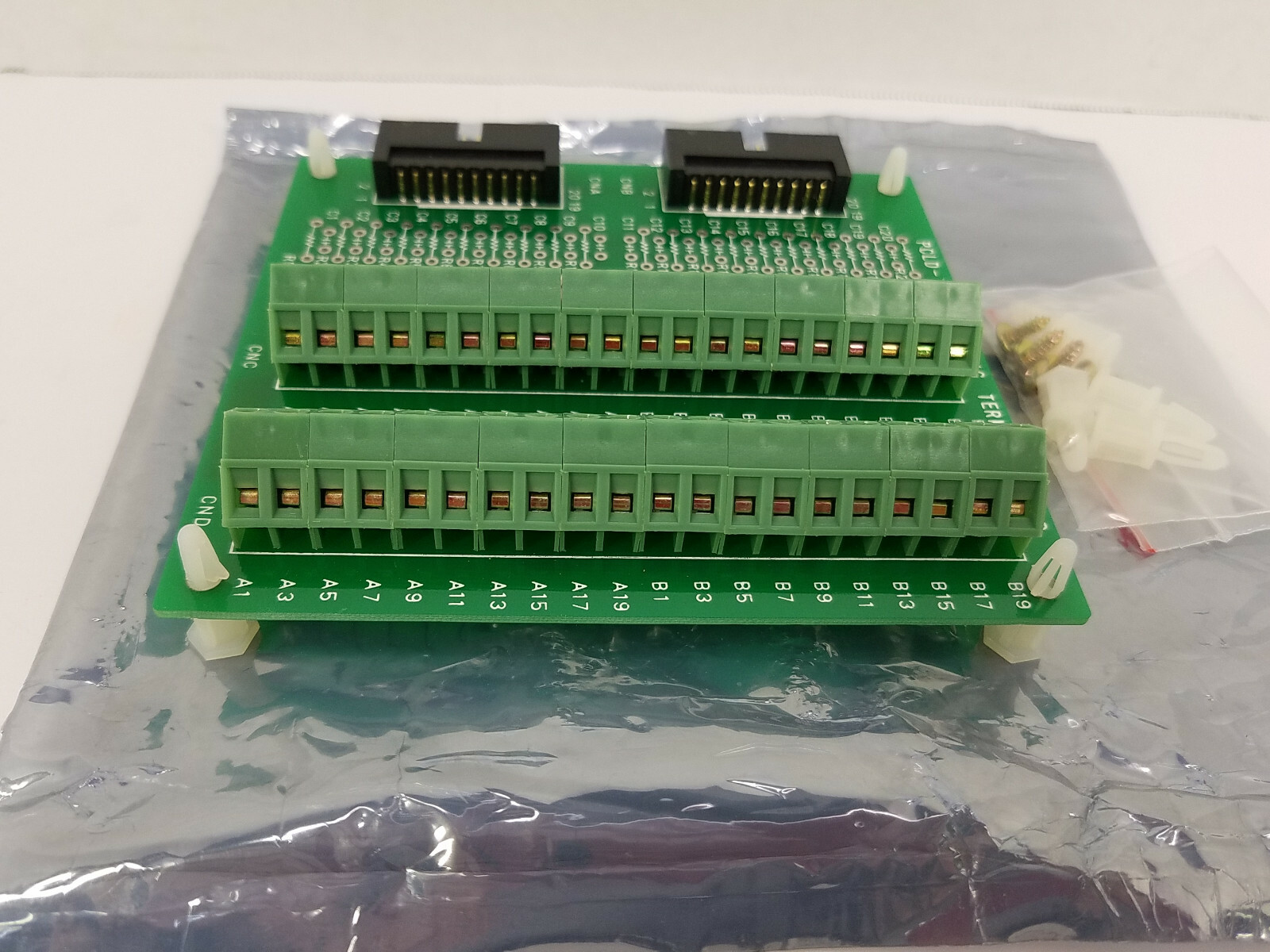 Advantech PCLD-780 Wiring Terminal Board 40 Terminal Points for two 20-pin IDE